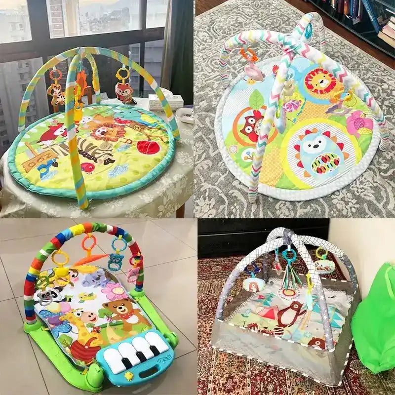 Quatre tapis d'éveil pour bébé colorés avec arches et jouets suspendus sur différentes surfaces